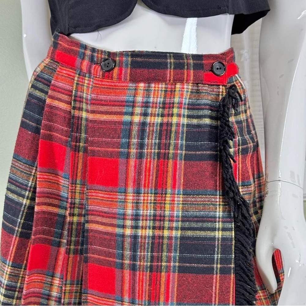 Vintage 1970s ILGWU Red Pleated Tartan Wool Wrap‎ Midi Skirt - Fringe Kilt Style - Picture 2 of 7